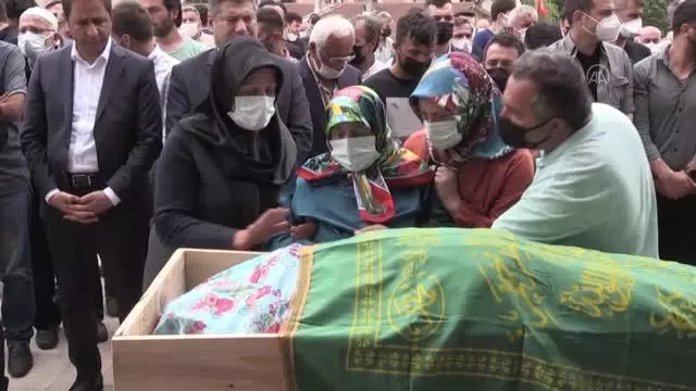 Sel ve heyelanda hayatını kaybeden 2 kişinin cenazesi defnedildi