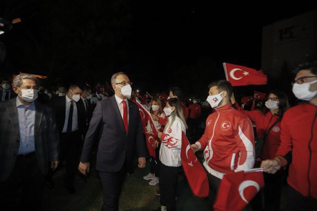 Bakan Kasapoğlu: 'Demokrasinin, hukukun ve milli iradenin bekçileri olmaya devam edeceğiz'