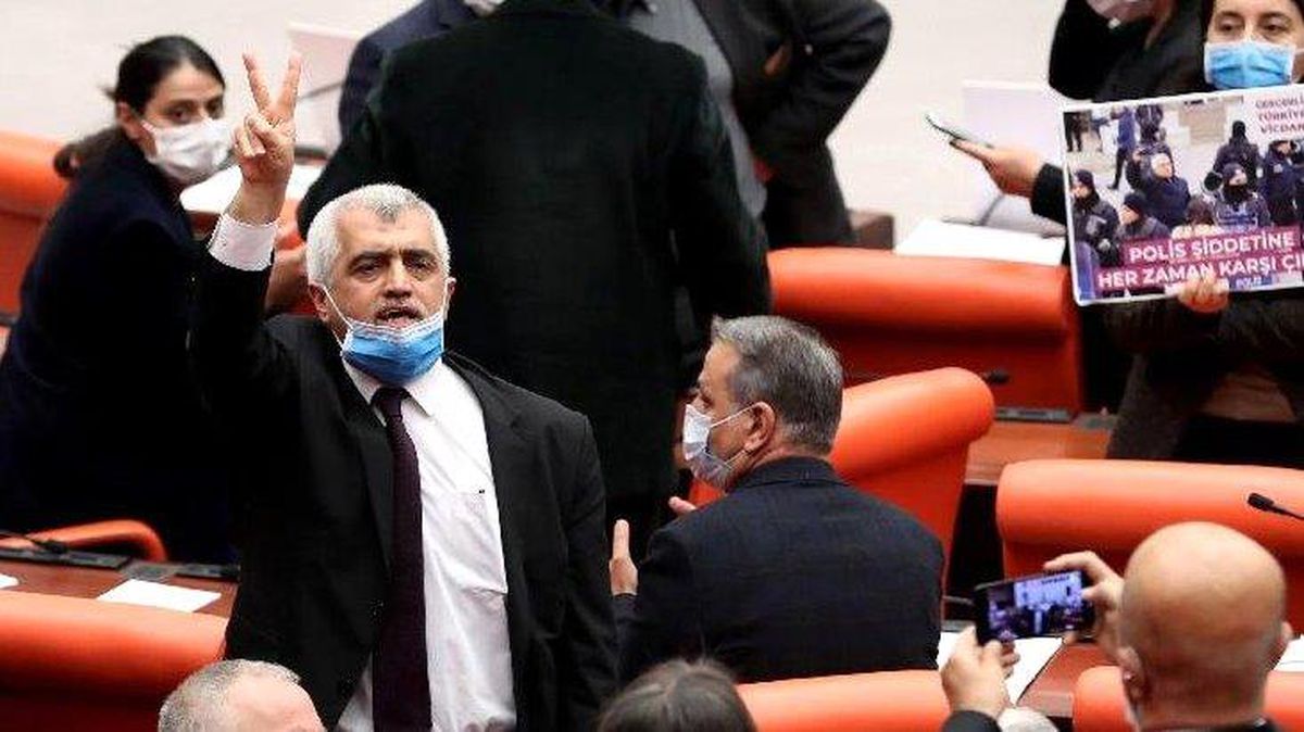Son Dakika! HDP'li Ömer Faruk Gergerlioğlu, 4 ay sonra yeniden milletvekili oldu