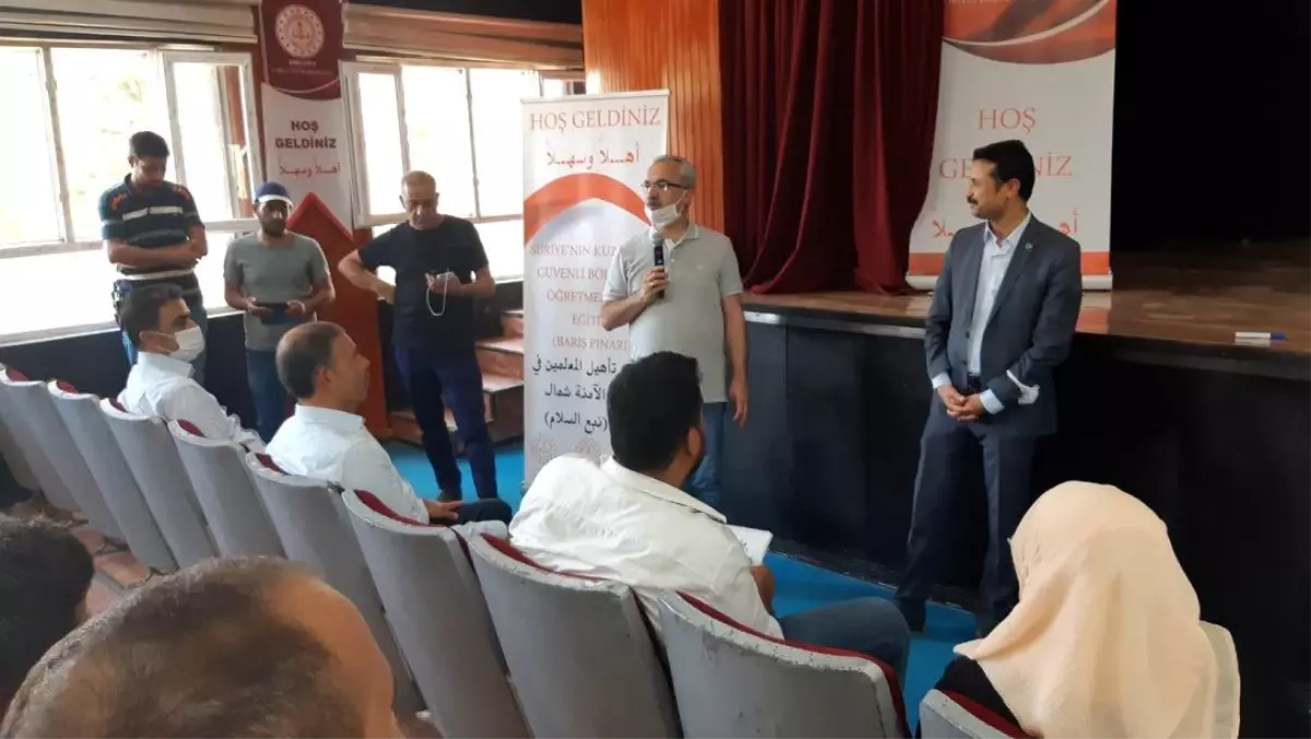 Suriye'nin Kuzeyindeki Güvenli Bölgede Öğretmen Eğitimi Programı Yapıldı