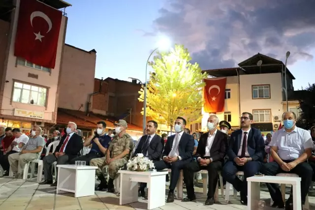 Taşova'da 15 Temmuz programı coşkuyla gerçekleşti 16 Taşova'da 15 Temmuz programı coşkuyla gerçekleşti