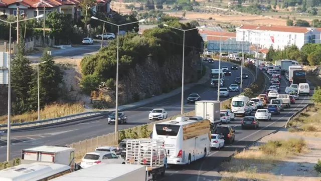 Bayram tatilinde herkesin akın ettiği Muğla'da, belediye başkanı isyan etti: Rezervasyonsuz gelmeyin Bayram tatilinde herkesin akın ettiği Muğla'da, belediye başkanı isyan etti: Rezervasyonsuz gelmeyin