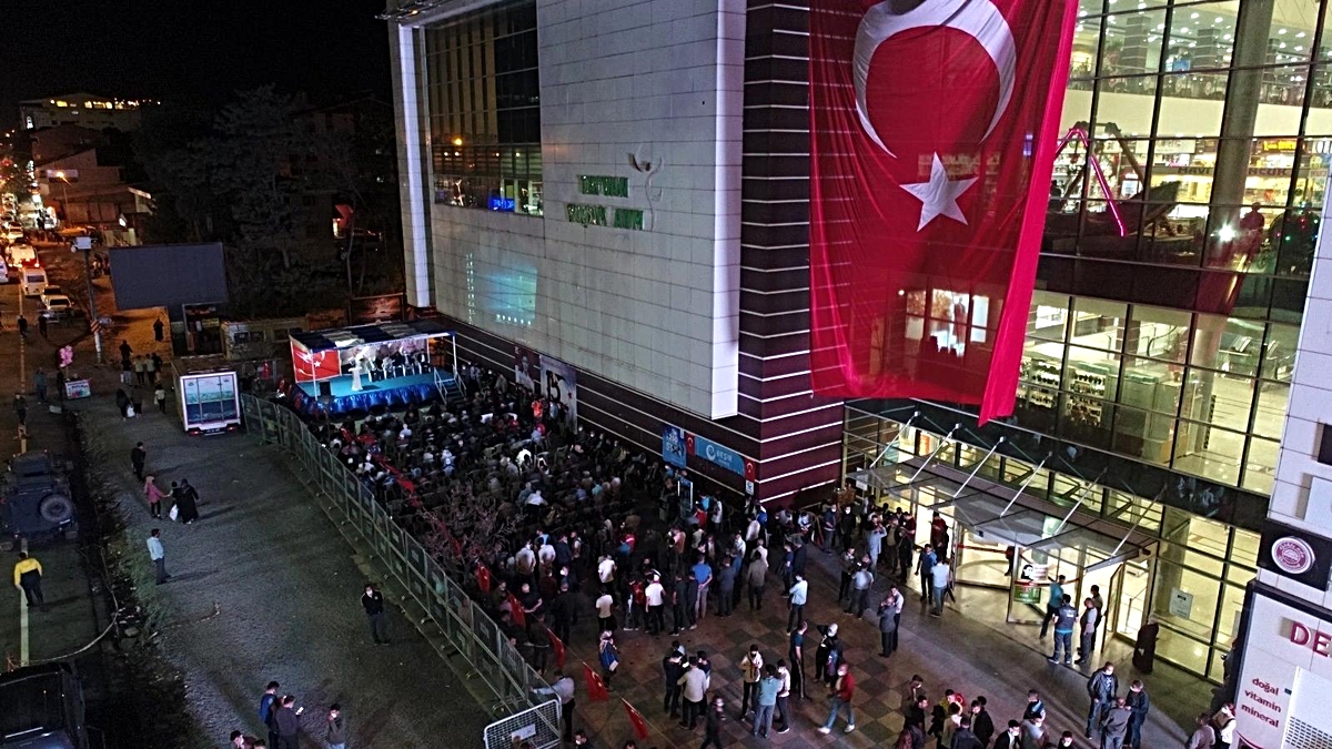 Tatvan'da '15 Temmuz Demokrasi ve Milli Birlik Günü' programı düzenlendi