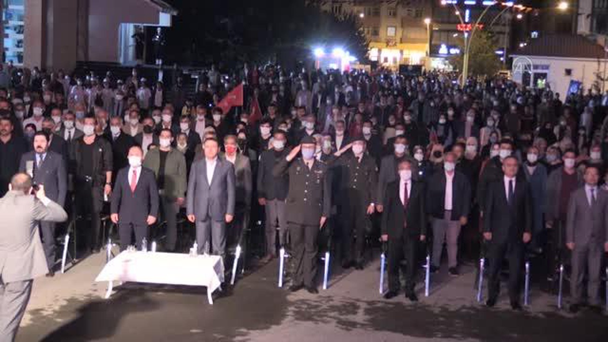 Vatandaşlar darbe girişiminin 5'inci yıl dönümünde demokrasi nöbeti tuttu - Vimarsana News