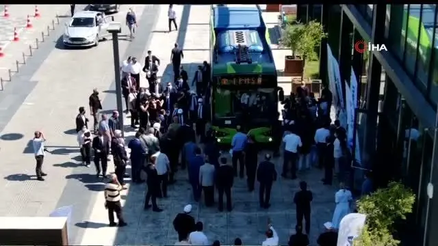Yüzde 100 yerli ve elektrikli otobüsü Bakan Varank sürerek Samsun'a getirdi