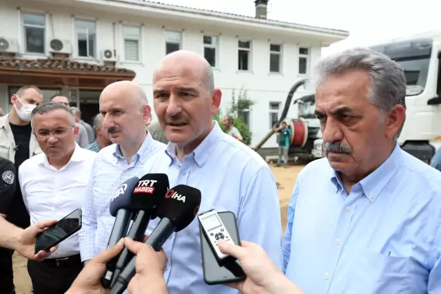 Bakanlar Soylu ve Karaismailoğlu, Rize'de afet bölgesindeki incelemelerini sürdürdü