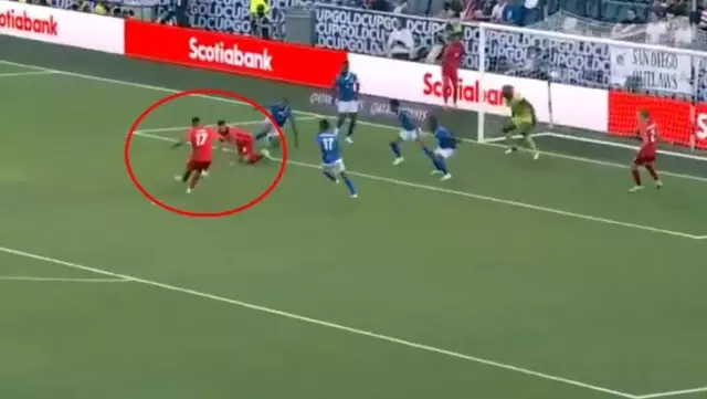 Cyle Larin şov yapmaya devam ediyor! Kanada'da rekor kırdı Cyle Larin şov yapmaya devam ediyor! Kanada'da rekor kırdı