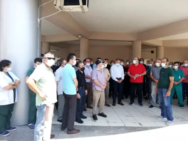 Denizde cesedi bulunan hastane görevlisi son yolculuğuna uğurlandı