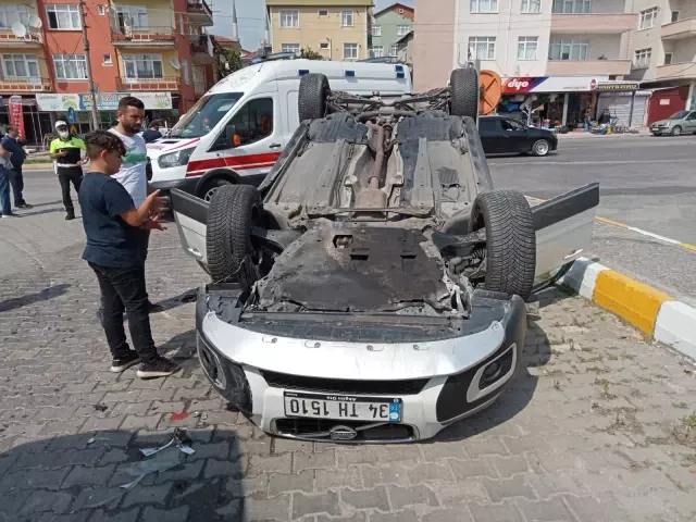 İki otomobil çarpıştı: 4 yaralı