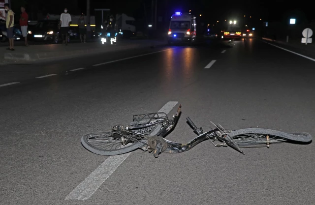 Son dakika haberi... Otomobilin çarptığı bisikletli hayatını kaybetti