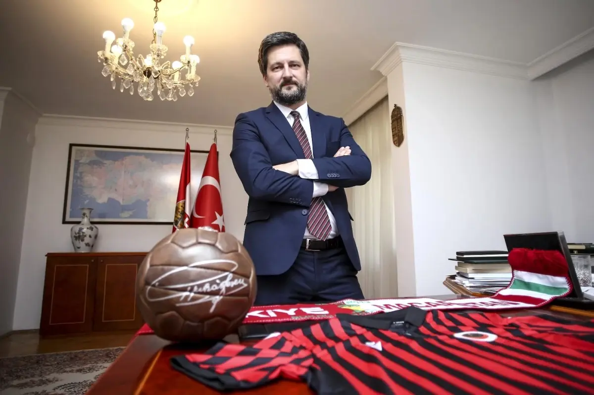 (Özel Haber) Macaristan Büyükelçisi Matis: 'Gençlerbirliği taraftarı bir kere olunur'