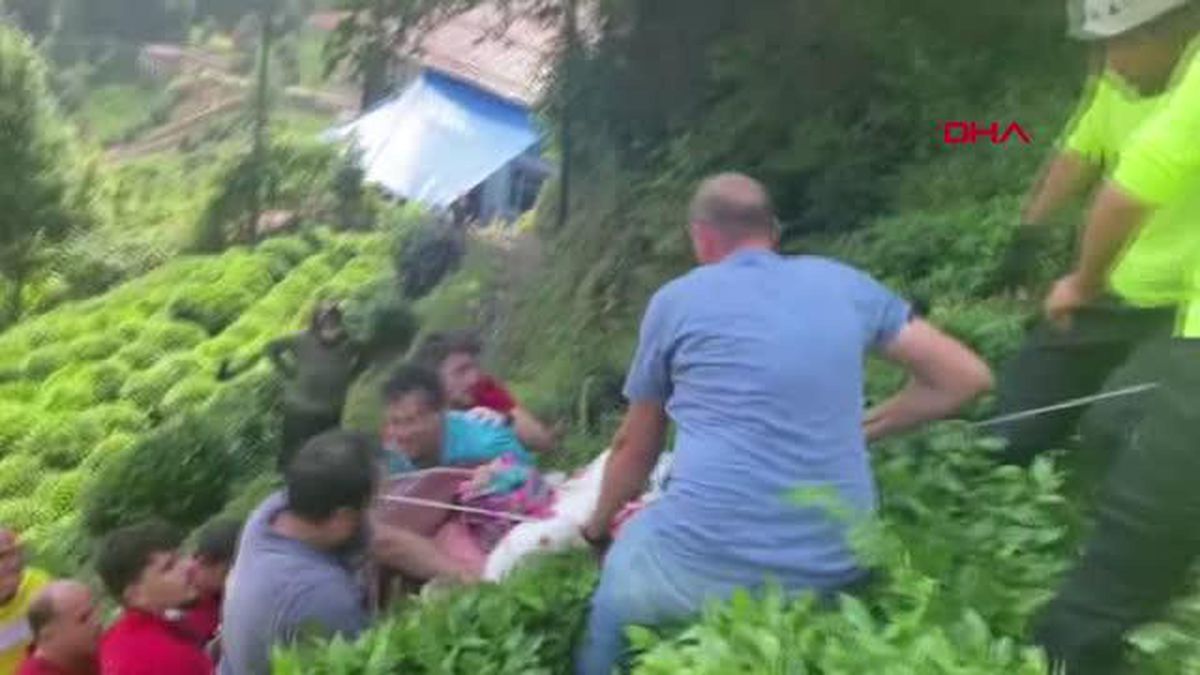 RİZE'DE HEYELANDA EVLER ASKIDA KALDI