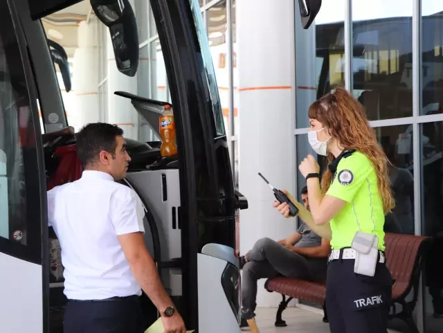 Bayram tedbirleri kapsamında otobüsler denetlendi