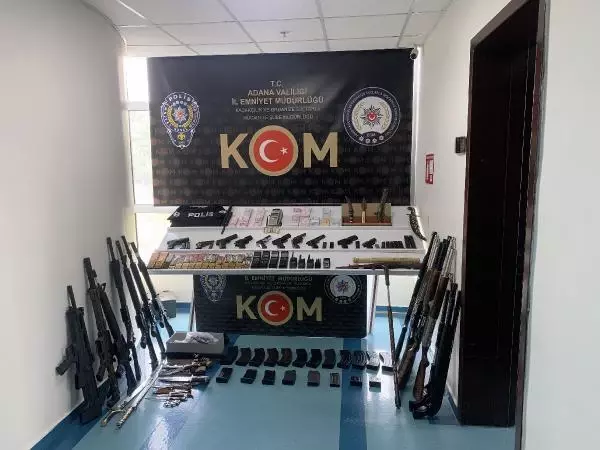 ŞİRİNLER ÇETESİ YÖNETİCİSİNİN EVİNDE 'SEDAT PEKER' YAZILI TESPİH
