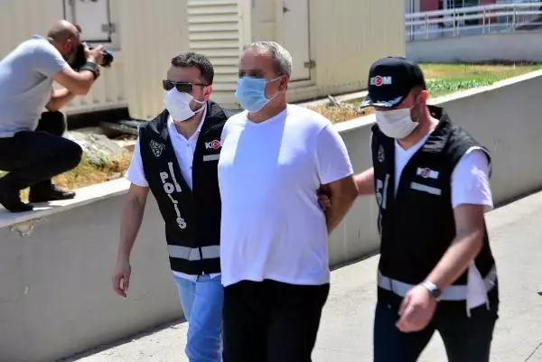 ŞİRİNLER ÇETESİ YÖNETİCİSİNİN EVİNDE 'SEDAT PEKER' YAZILI TESPİH