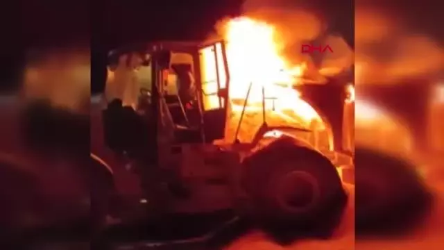 TEKİRDAĞ'DA İŞ MAKİNESİ YANARAK KULLANILMAZ HALE GELDİ