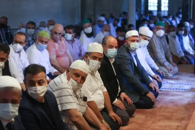Son Dakika | 15 Temmuz şehidi Prof. Dr. İlhan Varank ve tüm şehitler için Kur'an okunup dualar edildi