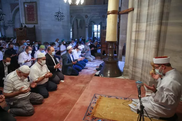 Son Dakika | 15 Temmuz şehidi Prof. Dr. İlhan Varank ve tüm şehitler için Kur'an okunup dualar edildi