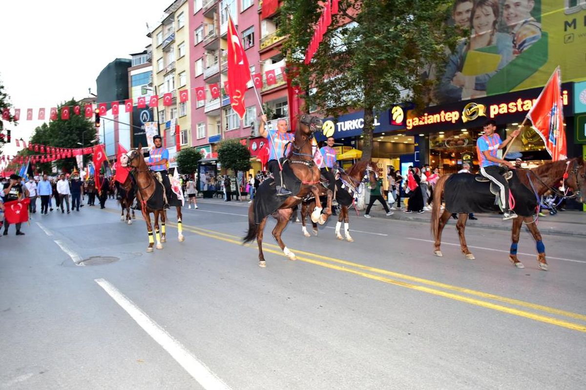 24. Kayısı Festivali Kutsi ve Zara Konseri ile Sona Erdi