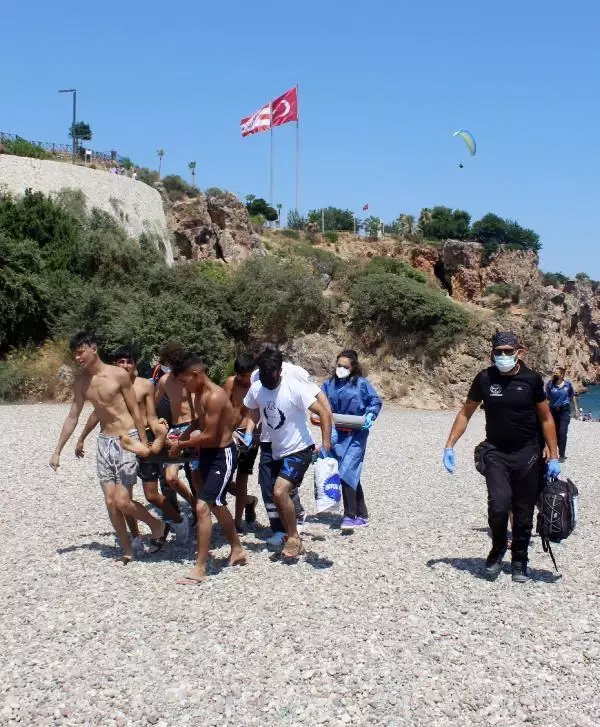 Son dakika haberleri... 30 METRELİK FALEZLERDEN DENİZE ATLAYAN AHMET, HASTANELİK OLDU