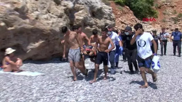 Son dakika haberleri... 30 METRELİK FALEZLERDEN DENİZE ATLAYAN AHMET, HASTANELİK OLDU Son dakika haberleri... 30 METRELİK FALEZLERDEN DENİZE ATLAYAN AHMET, HASTANELİK OLDU
