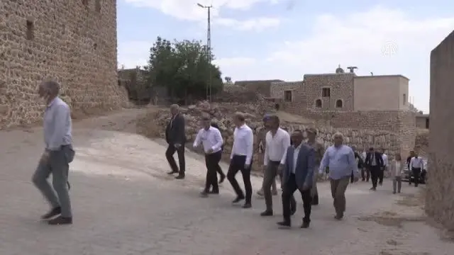 AK Parti Genel Başkan Yardımcısı Ömer İleri, Süryani köyünü ziyaret etti AK Parti Genel Başkan Yardımcısı Ömer İleri, Süryani köyünü ziyaret etti
