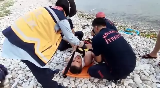 Alkollü gençlerin taşkınlığı kavgaya döndü: 3 yaralı