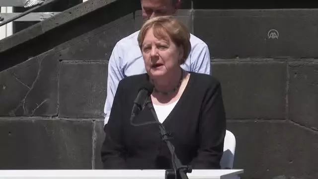 Son dakika: Almanya Başbakanı Merkel, afet bölgesinde incelemelerde bulundu