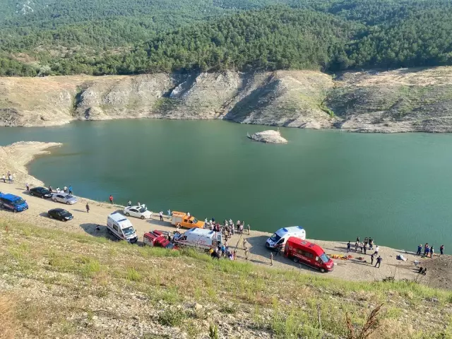 Amasya'da baraj gölünde kaybolan aynı aileden 5 kişinin cesedine ulaşıldı 11 Amasya'da baraj gölünde kaybolan aynı aileden 5 kişinin cesedine ulaşıldı