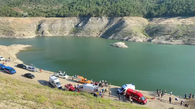 Amasya'da baraj gölünde kaybolan aynı aileden 5 kişinin cesedine ulaşıldı 13 Amasya'da baraj gölünde kaybolan aynı aileden 5 kişinin cesedine ulaşıldı