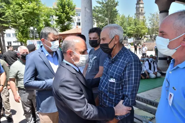 Antalya'daki trafik kazasında vefat eden polis memuru ile oğlunun cenazeleri defnedildi