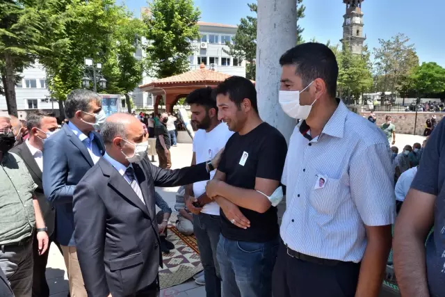 Antalya'daki trafik kazasında vefat eden polis memuru ile oğlunun cenazeleri defnedildi
