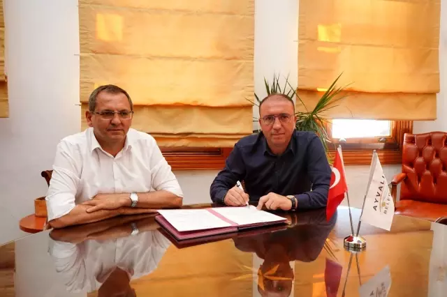 Ayvalık'ta belediye çalışanlarına çifte bayram