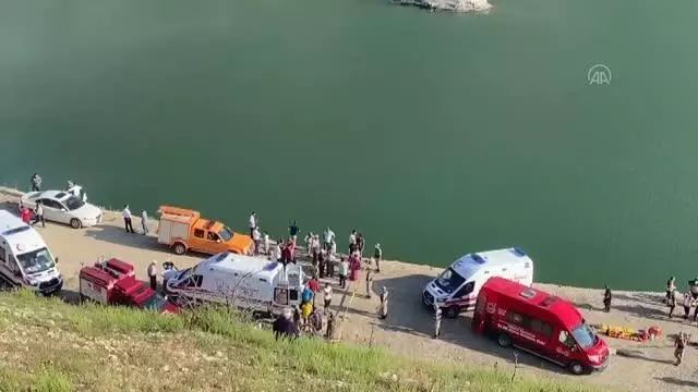 Amasya'da baraj gölünde kaybolan aynı aileden 5 kişinin cesedine ulaşıldı 9 Amasya'da baraj gölünde kaybolan aynı aileden 5 kişinin cesedine ulaşıldı