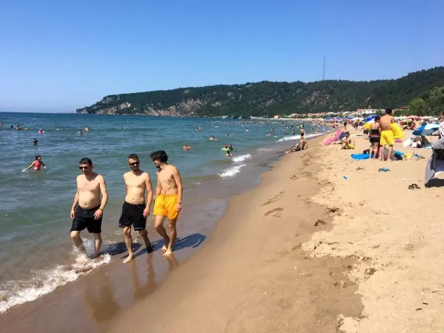 Bartın'ın İnkumu sahili araç girişlerine kapatıldı
