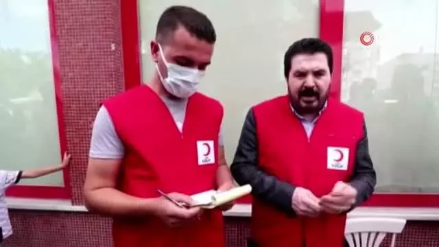 Başkan Sayan, kurbanını Kızılay'a bağışladı