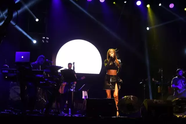 Başkent, Derya Uluğ ile coştu Başkent, Derya Uluğ ile coştu