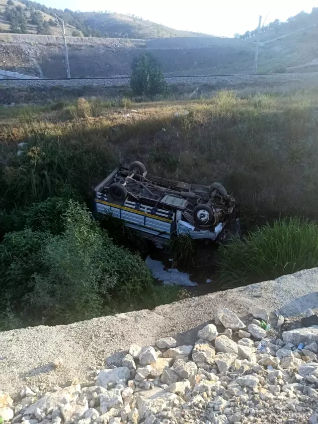 Başkent'te kamyonet takla attı: 5 yaralı