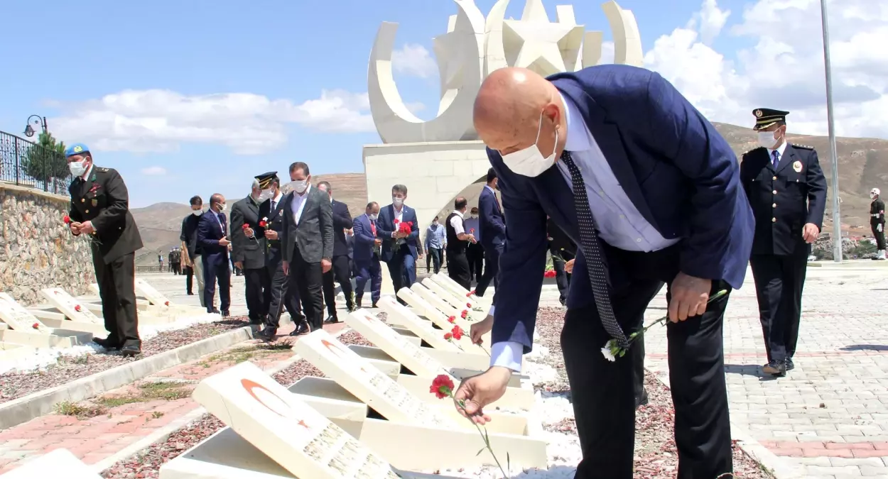 BAYBURT ŞEHİTLİĞİNDE TÖREN DÜZENLENDİ