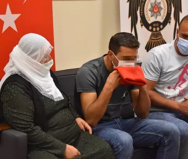 BİR ANNE DAHA EVLADINA KAVUŞTU