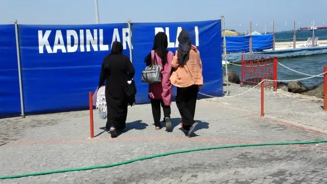 Bu plaja erkekler giremiyor