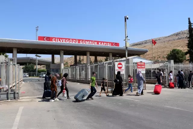 Cilvegözü Sınır Kapısı'ndaki bayram yoğunluğu sona erdi Cilvegözü Sınır Kapısı'ndaki bayram yoğunluğu sona erdi
