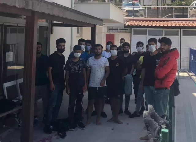 Datça'da Türk kara sularına geri itilen 26 düzensiz göçmen kurtarıldı Datça'da Türk kara sularına geri itilen 26 düzensiz göçmen kurtarıldı
