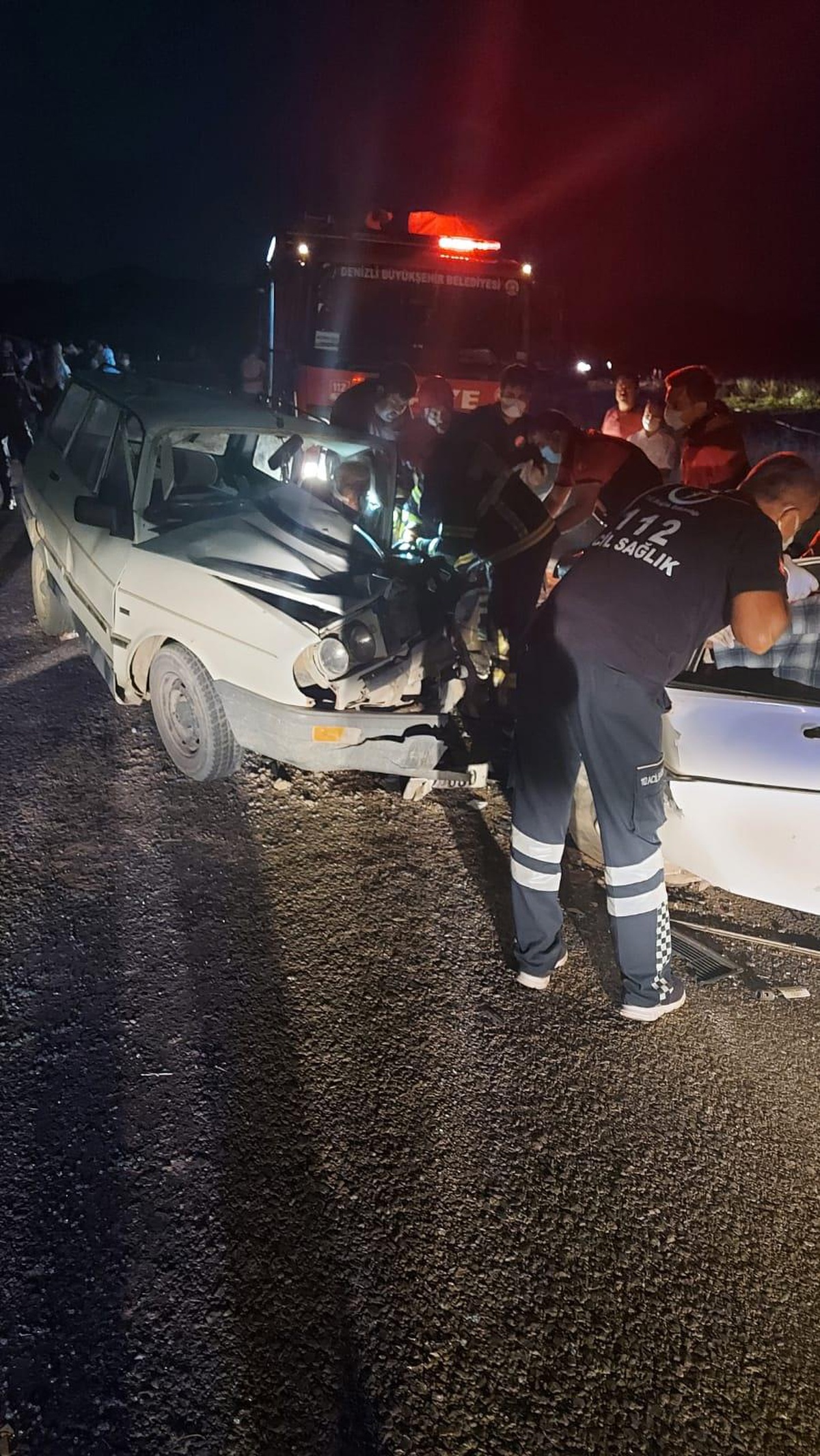 Son dakika haber | İki otomobilin çarpışması sonucu 1 kişi öldü, 9 kişi yaralandı