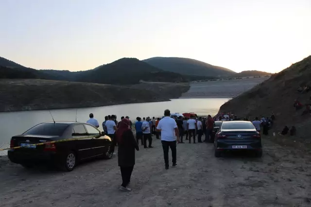 Amasya'da baraj gölünde kaybolan aynı aileden 5 kişinin cesedine ulaşıldı Amasya'da baraj gölünde kaybolan aynı aileden 5 kişinin cesedine ulaşıldı