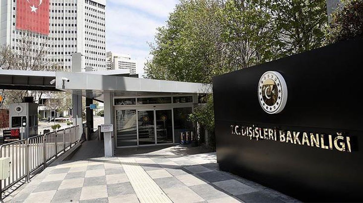 Dışişleri, AB Adalet Divanı'nın Almanya'da 2 işletmenin uyguladığı başörtüsü kısıtlamasına verdiği onayı kınadı