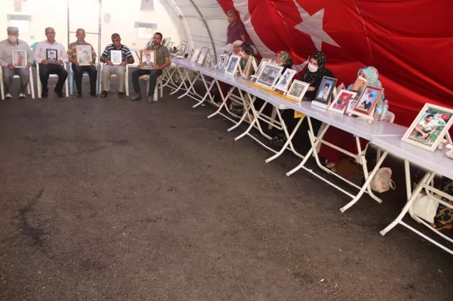 Diyarbakır anneleri Kurban Bayramı'nda evlatlarına sarılmak istiyor Diyarbakır anneleri Kurban Bayramı'nda evlatlarına sarılmak istiyor