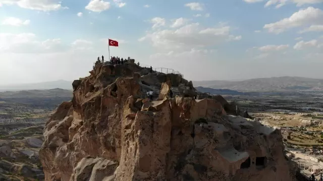 Dünyanın en yüksek peribacası restorasyon çalışmaları sonrası yeniden ziyarete açıldı Dünyanın en yüksek peribacası restorasyon çalışmaları sonrası yeniden ziyarete açıldı