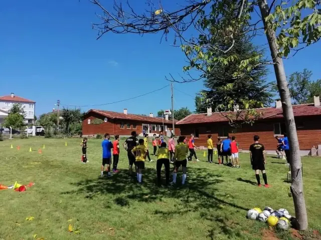 Eko Turizm ve Eğitim kampında Bursaspor Futbol Okulu eğitime başladı