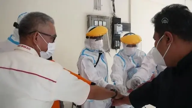 Endonezya'da Kovid-19 kurbanları için gönüllü cenaze birimi